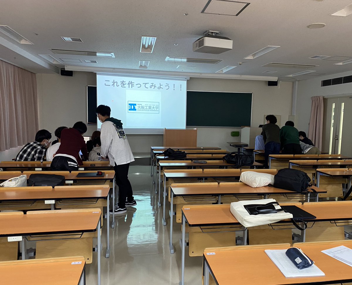 oit__ADST's tweet image. 今日のアドスタでは、
①オープンキャンパスの時のキャンパスツアーについて！
②編集やデザインをするなら欠かせないイラストレーターの使い方！

この２つを学んでもらいました！
着々とみなさん様々なことをできるようになってきています！
#春から大工大