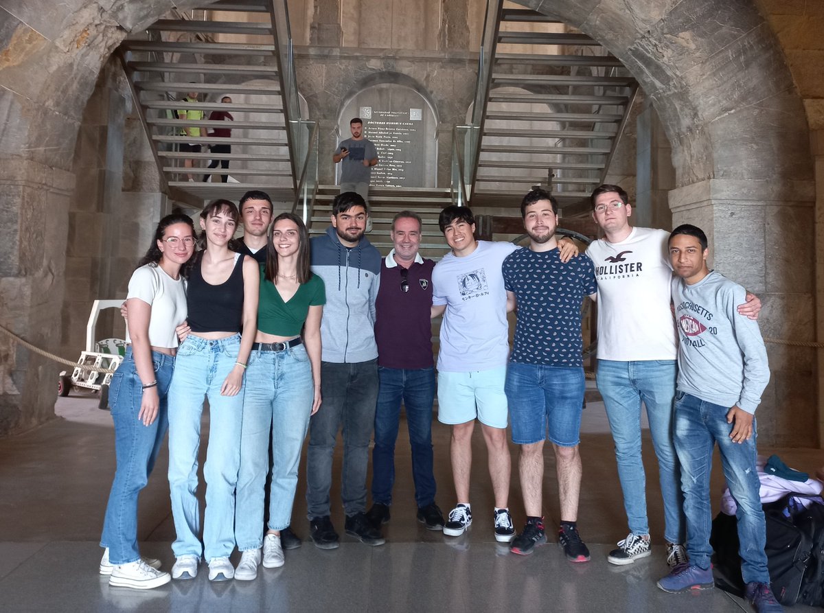 bonaveri_pablo's tweet photo. El honor de compartir clases de Biomecatrónica con la primera promoción de ingeniería biomédica de la prestigiosa @UPCTnoticias,  España. Gracias Dios por esta bendición.  #biomecatronica #biomedica   European University of Technology (EUT+) EK 107 https://t.co/fWZPqdh0P6