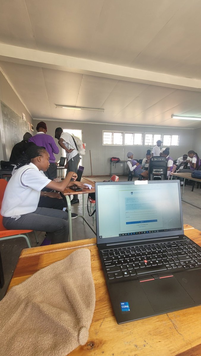 MyAoC_SA's tweet photo. We are celebrating #FreedomDay at Eden Ridge High School. We are assisting matriculants with their university applications and providing them with career advice and information on funding options available to them. "Freedom can only occur through education."-Friedrich Schiller https://t.co/ZJdeLltet1