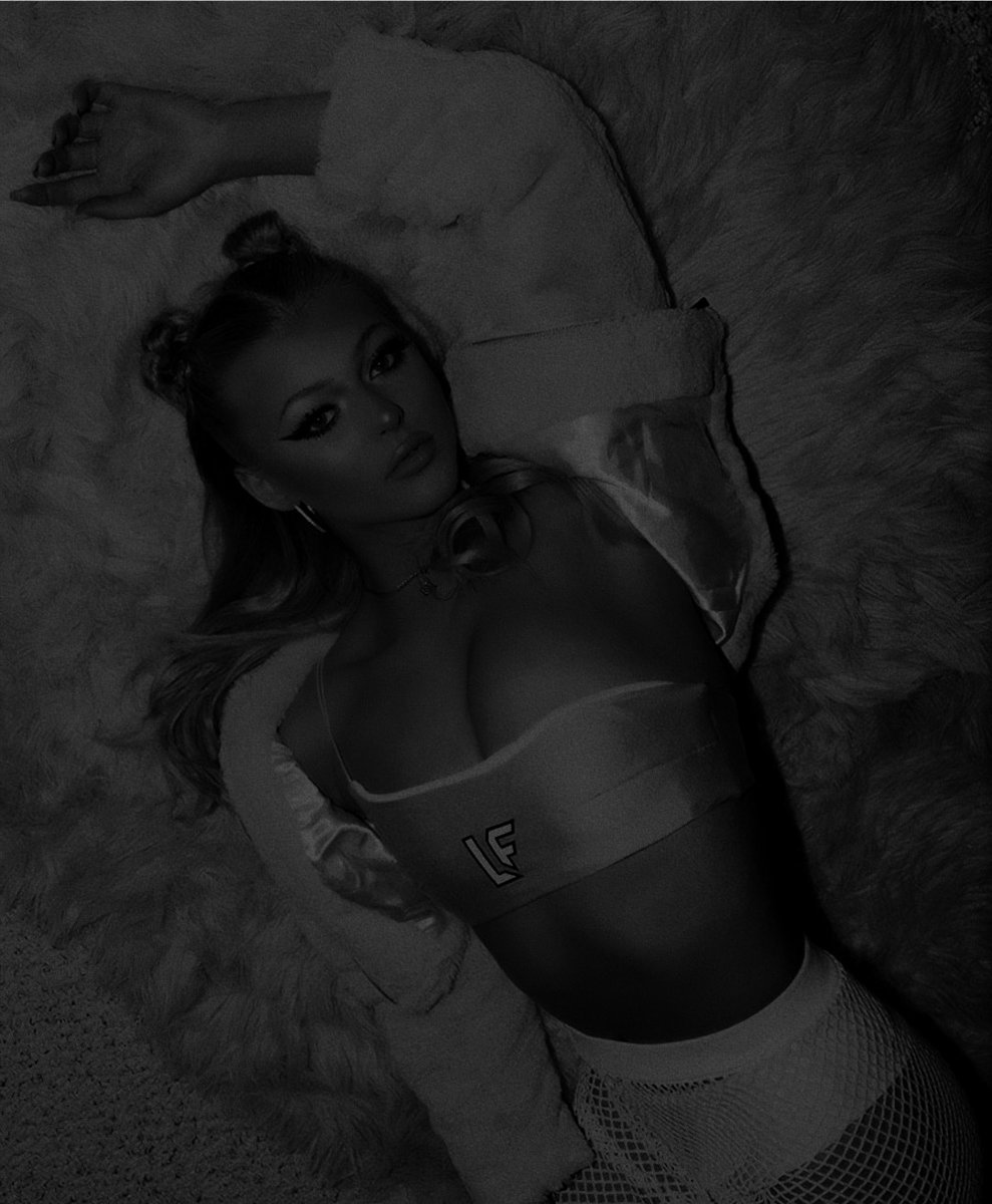 * ✵   *  　　 ✫ 　 *   　
 　 ✵ 　 *  　　 ✫  　

    .  ⋆   　
 ✹ . 　　　   　. 

“𝐏𝐥𝐚𝐲 𝐭𝐢𝐦𝐞.“
　 　 ✹  　 ˚  ·*   ✵ 
 *   · ✹ 　　.