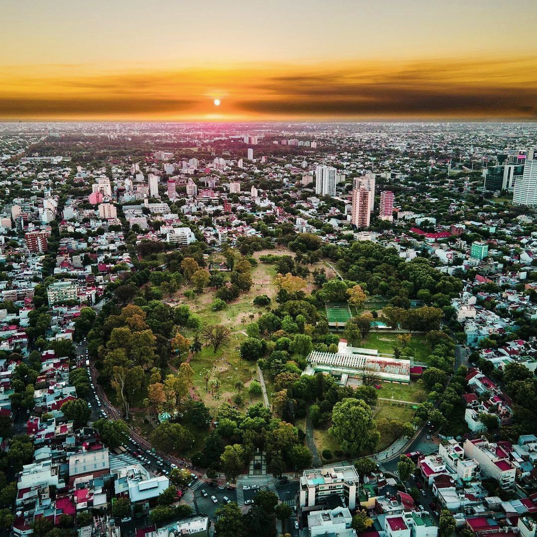 matiasdebesa's tweet photo. Hoy es un día muy especial para los vecinos porque celebramos nuestra historia, cultura, plazas y negocios históricos. Es por esto, que nadie entiende el amor de un saavedrense por su barrio, sus calles, parques, amigos, la murga y El Polaco.🏡

¡Felices 150 años Saavedra! ❤️ https://t.co/tUSFLUafG0
