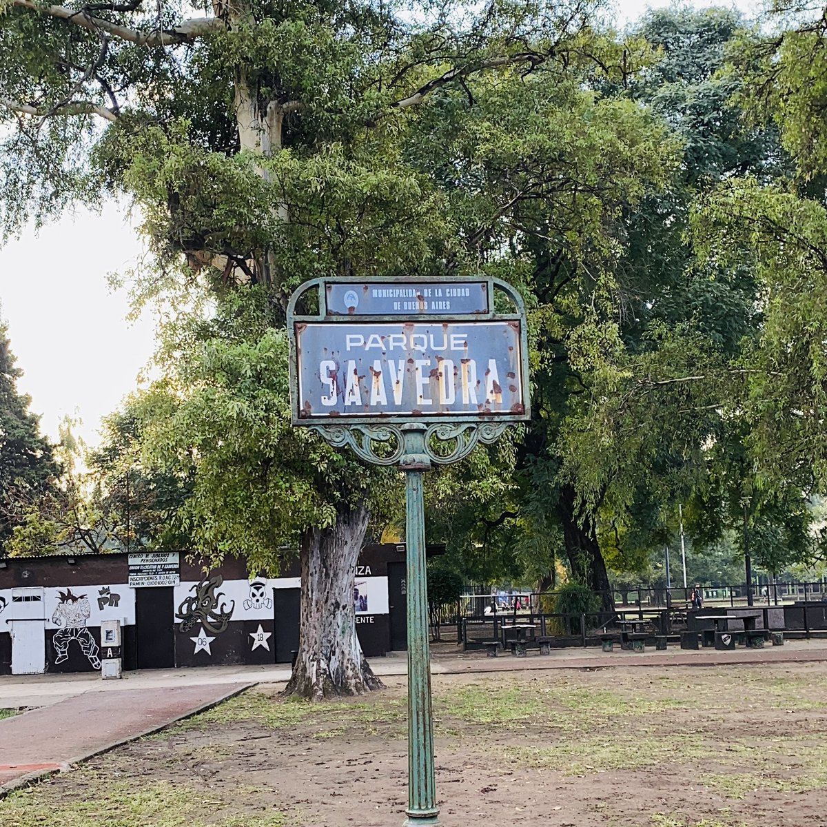 matiasdebesa's tweet photo. Hoy es un día muy especial para los vecinos porque celebramos nuestra historia, cultura, plazas y negocios históricos. Es por esto, que nadie entiende el amor de un saavedrense por su barrio, sus calles, parques, amigos, la murga y El Polaco.🏡

¡Felices 150 años Saavedra! ❤️ https://t.co/tUSFLUafG0