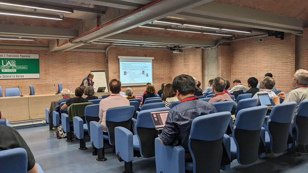 RiosArnau's tweet image. After some great morning talks at the #NuclearTapas workshop, another giant of the #ShellModel, Taka Otsuka @UTokyo_Science @UTokyo, discusses #AbInitio predictions for the famous #HoyleState!