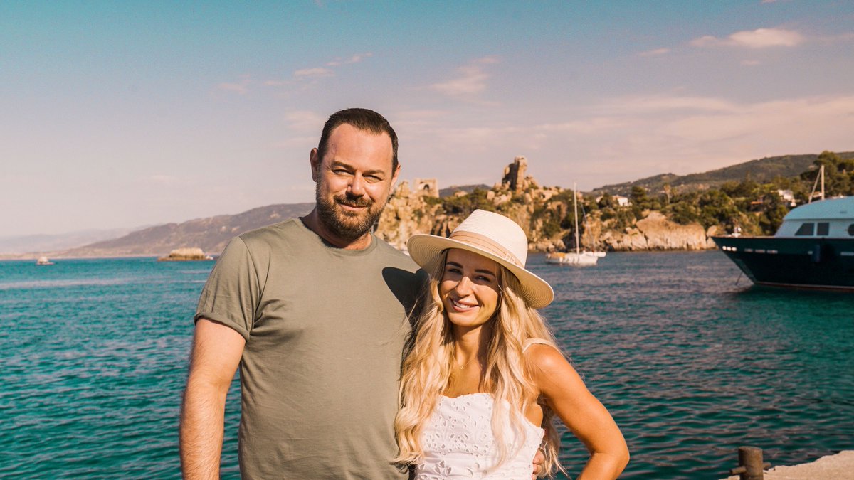 4Viewers's tweet photo. The duo explore Tuscany's Dolce Vita, lap up Florence's masterpieces and visit the bay of poets in tonight's #AbsolutelyDyer #DannyAndDaniDoItaly - 9pm on @E4Tweets https://t.co/ntSX9RS5hR