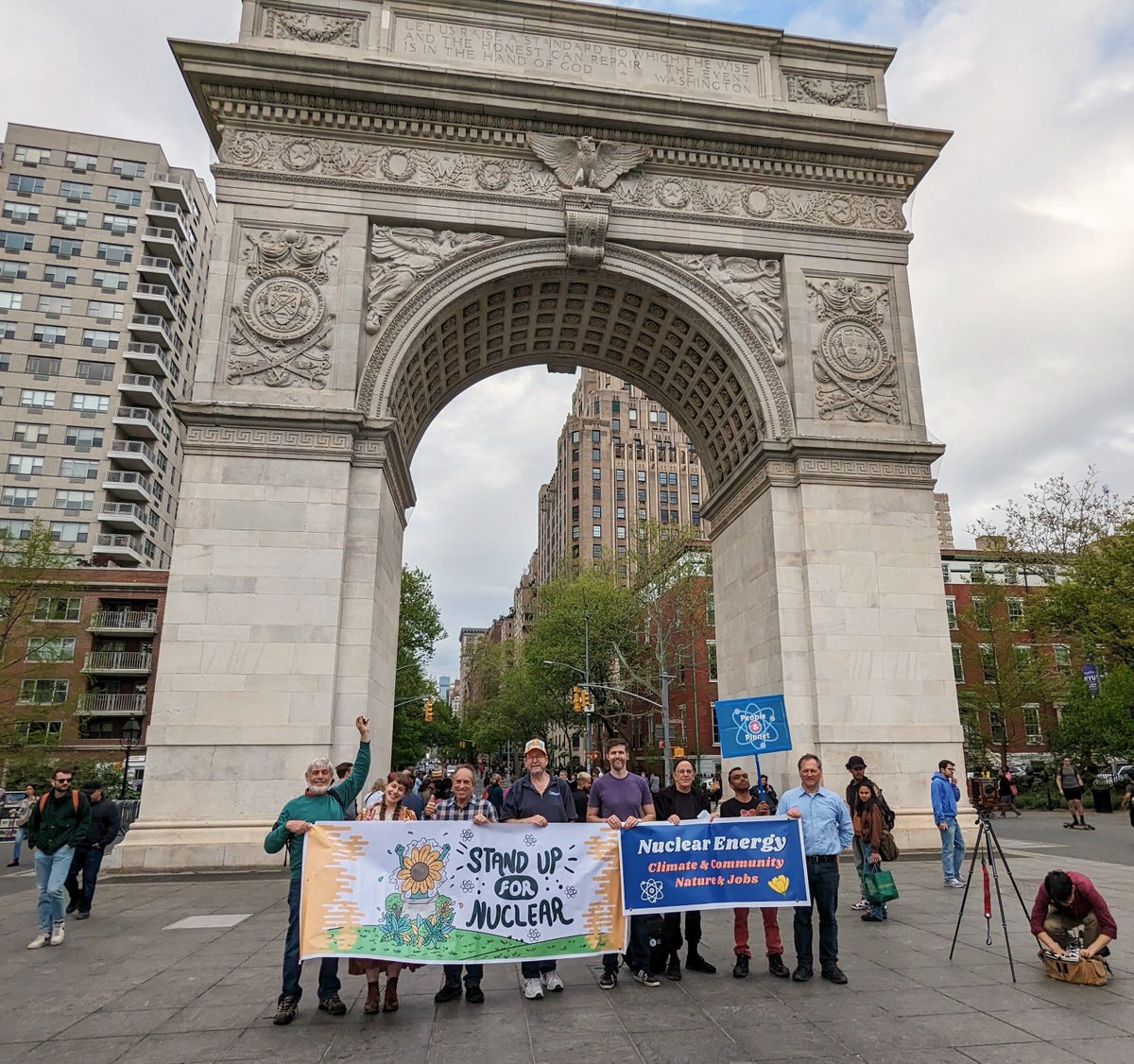 nuclearny's tweet photo. On #EarthDay, we joined the global #StandUp4Nuclear movement at Washington Square Park in NYC and enjoyed engaging conversations towards a prosperous decarbonized future + nature conservation. Join us! @StandUp4Nuclear @dddenergy @EricScottDawson @isurusen @janjohnjean and others https://t.co/KN0ScoN5wk