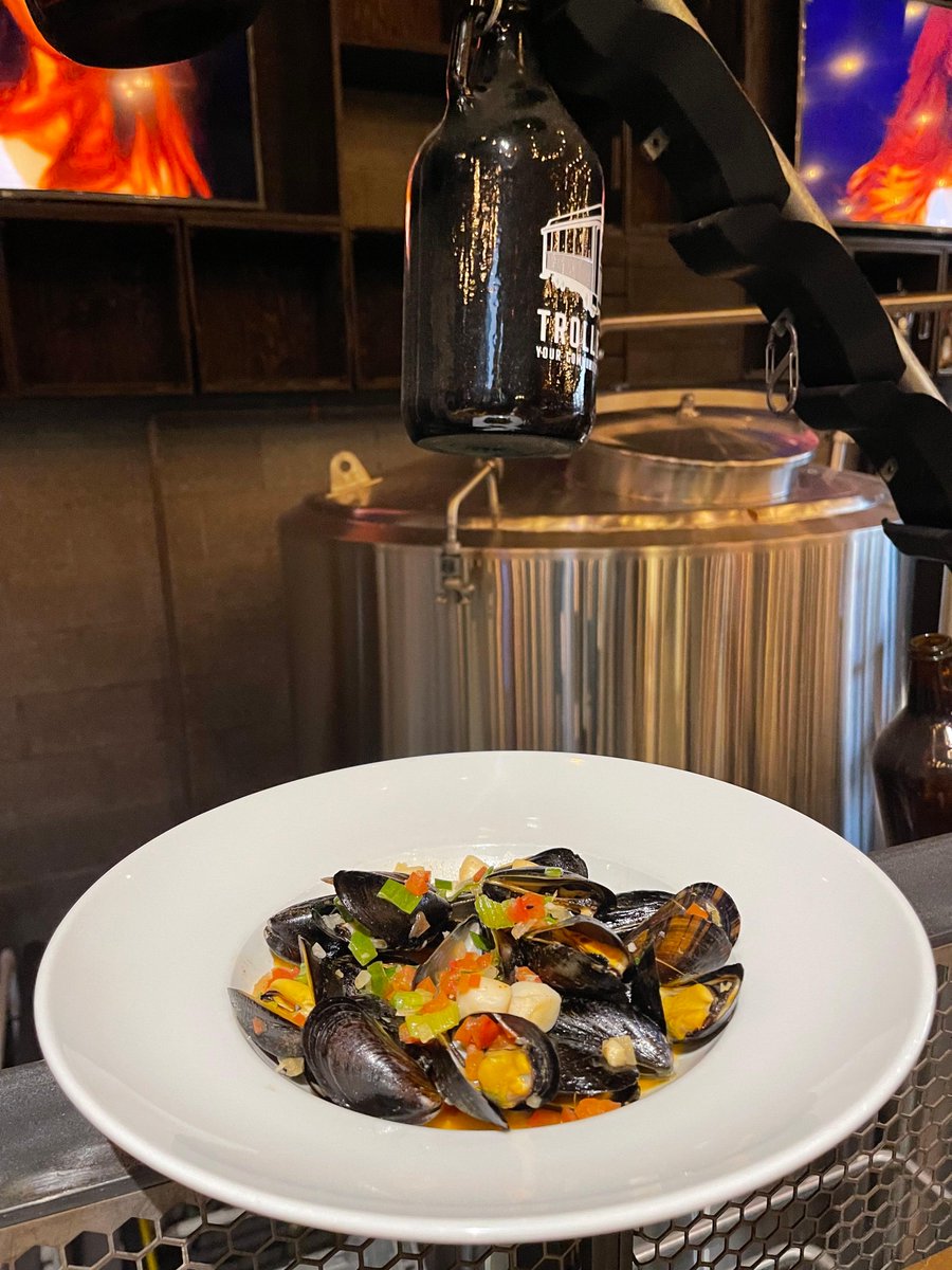 Trolley_5's tweet photo. Get ready for our East Coast Kitchen Party at Your Community Brewpub! Join us tomorrow, April 28th from 5pm-12am. Enjoy $2.50 Oysters and Mussels 🦪🌊 ft. special guests Paddy Lad Music and DJ Yaya
See you soon at #yourcommunitybrewpub #YYC #EastCoastKitchenParty https://t.co/psdNssDAtF
