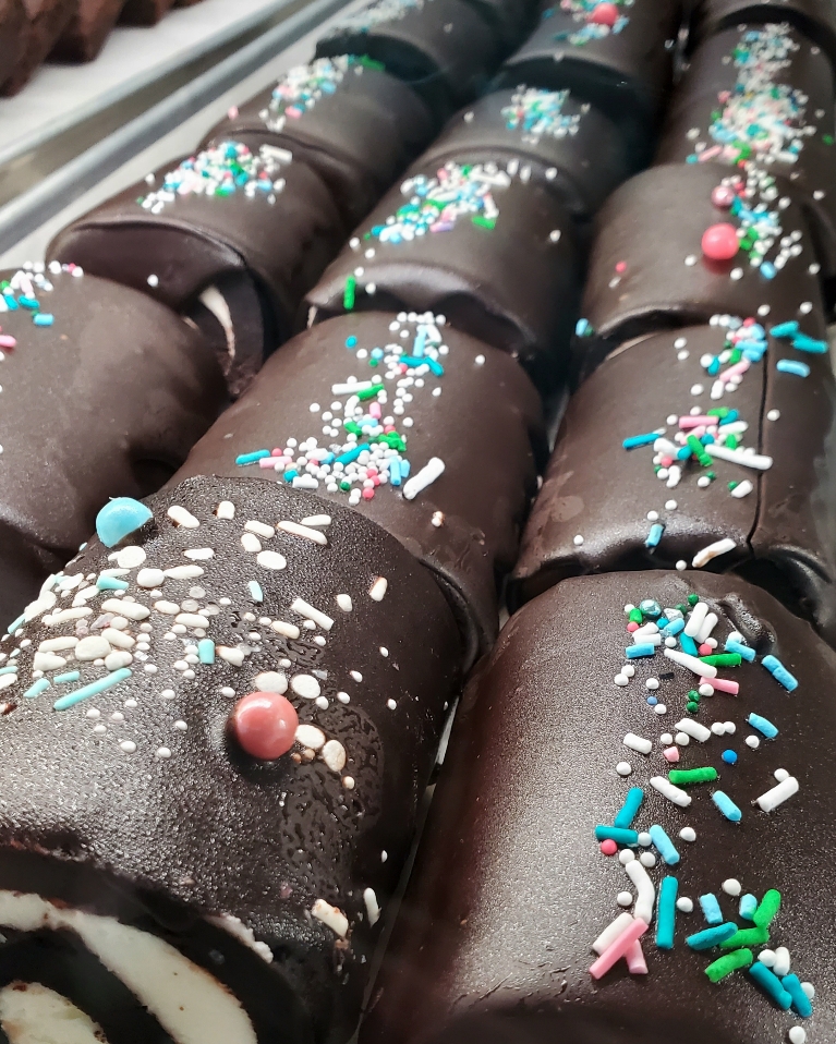 eatwicked's tweet photo. You want them, we've got them!
#eatwicked #yodels #sinbakery https://t.co/yc18fNG3t3