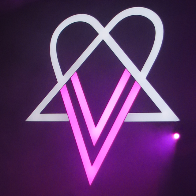 BibiBee74's tweet photo. #VilleValo🎤🎵🎶🥰💜🖤VV, Tavastia, Helsinki 13.1.2023 [CRT 2 📸] https://t.co/rpeCgkVvTz