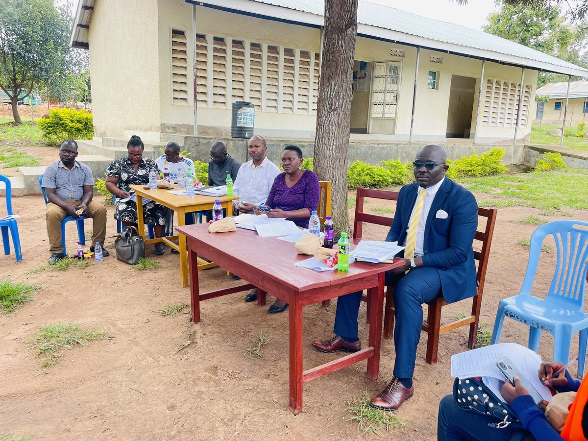 AmulaAlbert's tweet photo. In our continued effort of ensuring that projects are completed on time &amp; also ensure value for money we held a site meeting for Namwaya Health center II upgrade in Tororo district with the contractor &amp; district stakeholders.
@millybabalanda @ObothOboth @HonOpendi @MinofHealthUG https://t.co/V6Vv3nCSZC