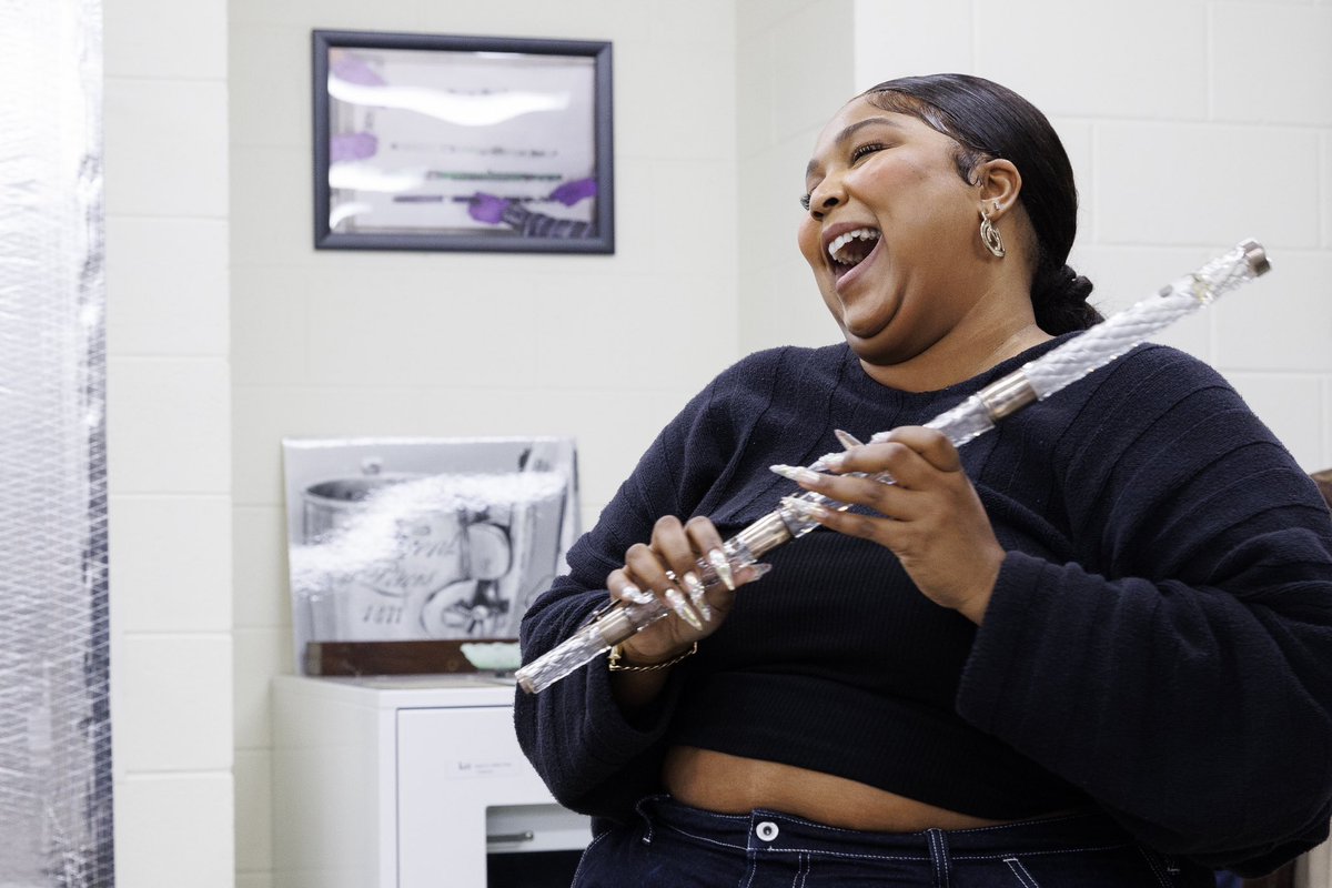 LibnOfCongress's tweet image. "Is it your birthday, girl?
'Cause you lookin' like a present..."
From your friends at the @librarycongress - Happy Birthday @lizzo!!!
Thank you for your talent, your artistry, your beauty and most importantly for making "history freaking cool."