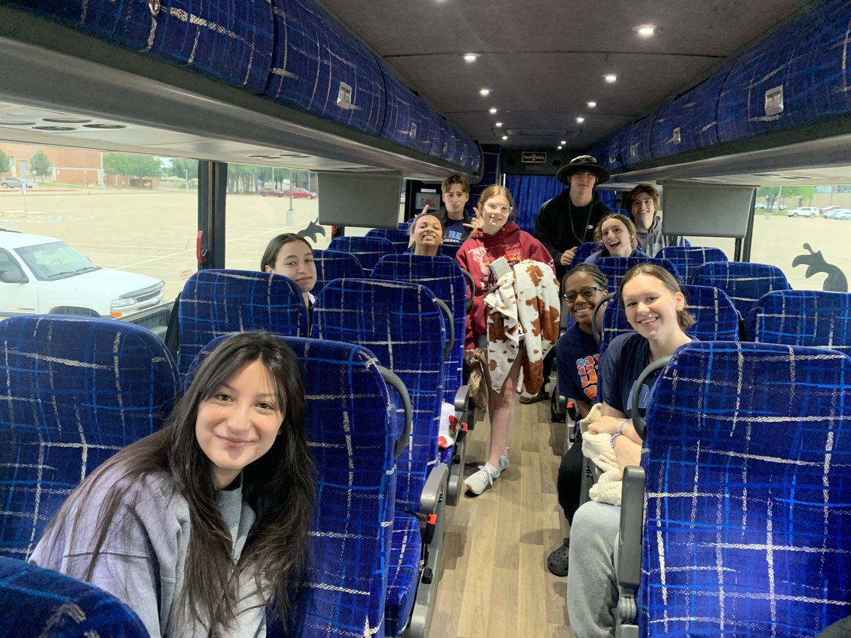 On the ROAD TO STATE! Wishing our Blue Raiders a safe trip and the best of luck! GO BELL!! #bell4state <a href="/HEBAthletics/">HEB Athletics</a> <a href="/hebisd/">HEB ISD</a> <a href="/RandyBelcherBHS/">Randy D Belcher</a> #Bellieve