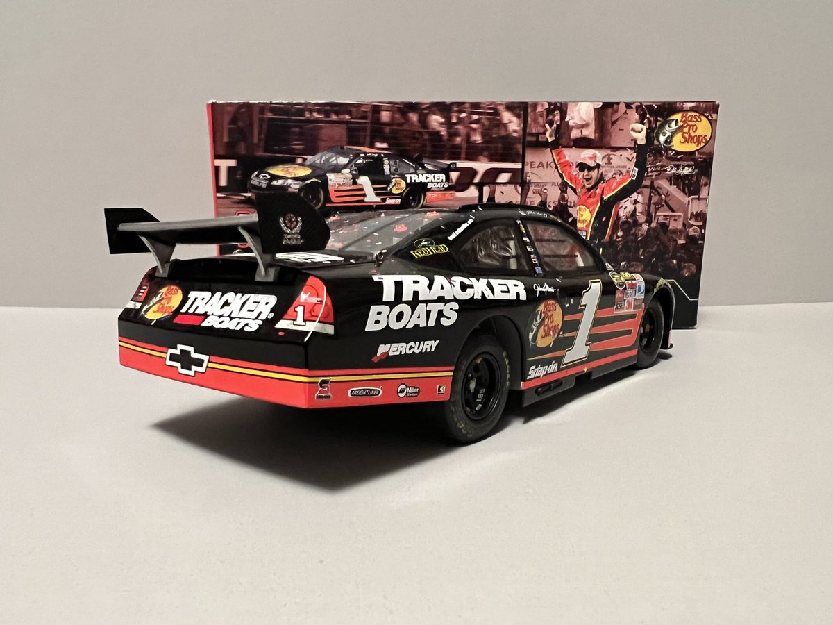 DaveRichNascar's tweet photo. Throwback to Dover Speedway 2007 Martin Truex Jr Bass Pro Shops Chevy Impala SS First Cup Series Win Diecast. MTJ dominated the race leading 216 laps and winning by 7 seconds.He has 31 Cup wins and won the Cup Championship in 2017
#NASCAR #2017Champ
#Chevyteam🏁🏆 https://t.co/5BPzCy9YZV