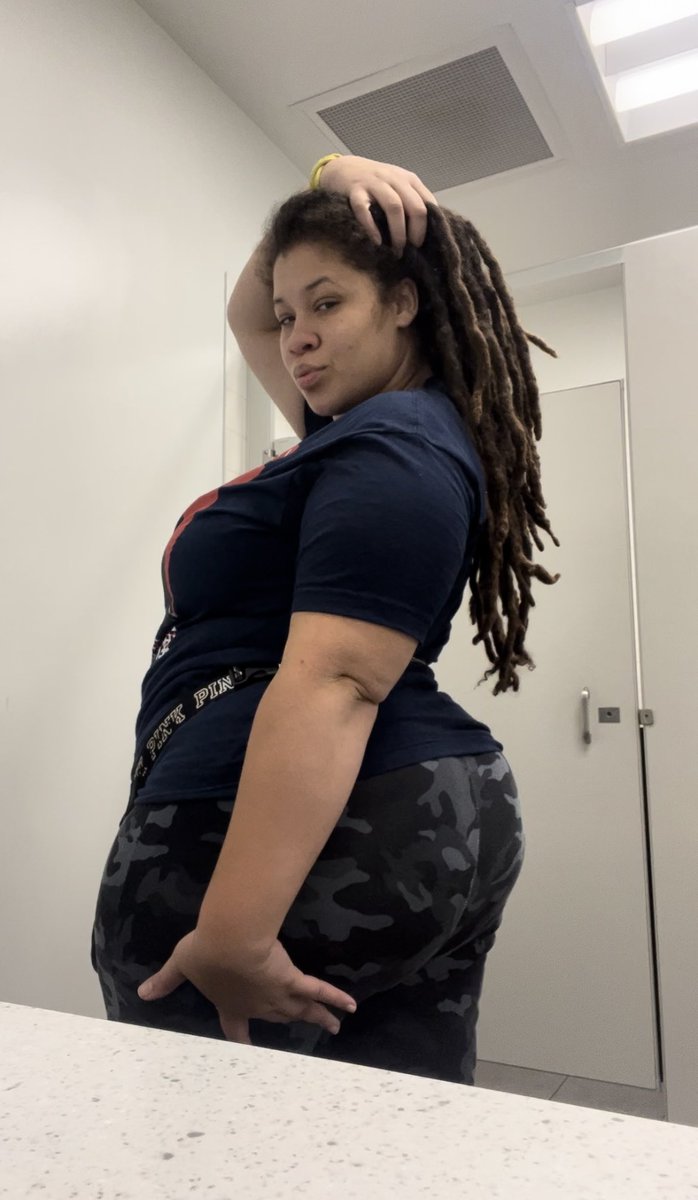 Megami 🍥⛩ on Twitter: "The real question of the day is “who should be my first cosplay”🥹😫"