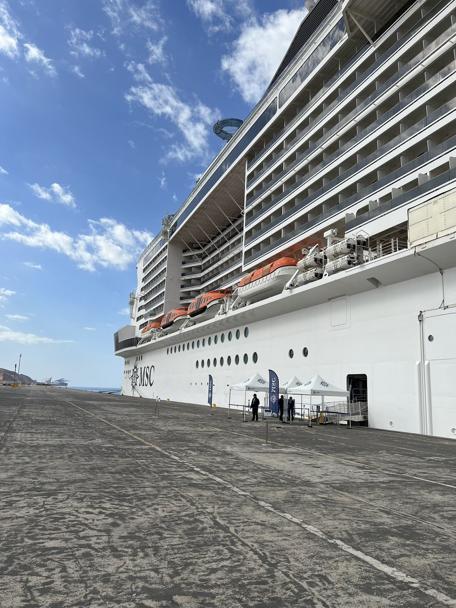 openmarkat's tweet image. تعد هذه السفينة السياحية الجديدة واحدة من أكبر سفن أسطول ام اس سي كروز🛥
أبحر مع ام اس سي، بلسيما في تجربة لا تنسى😍
#كروز_السعودية 
#أبحر_على_هواك