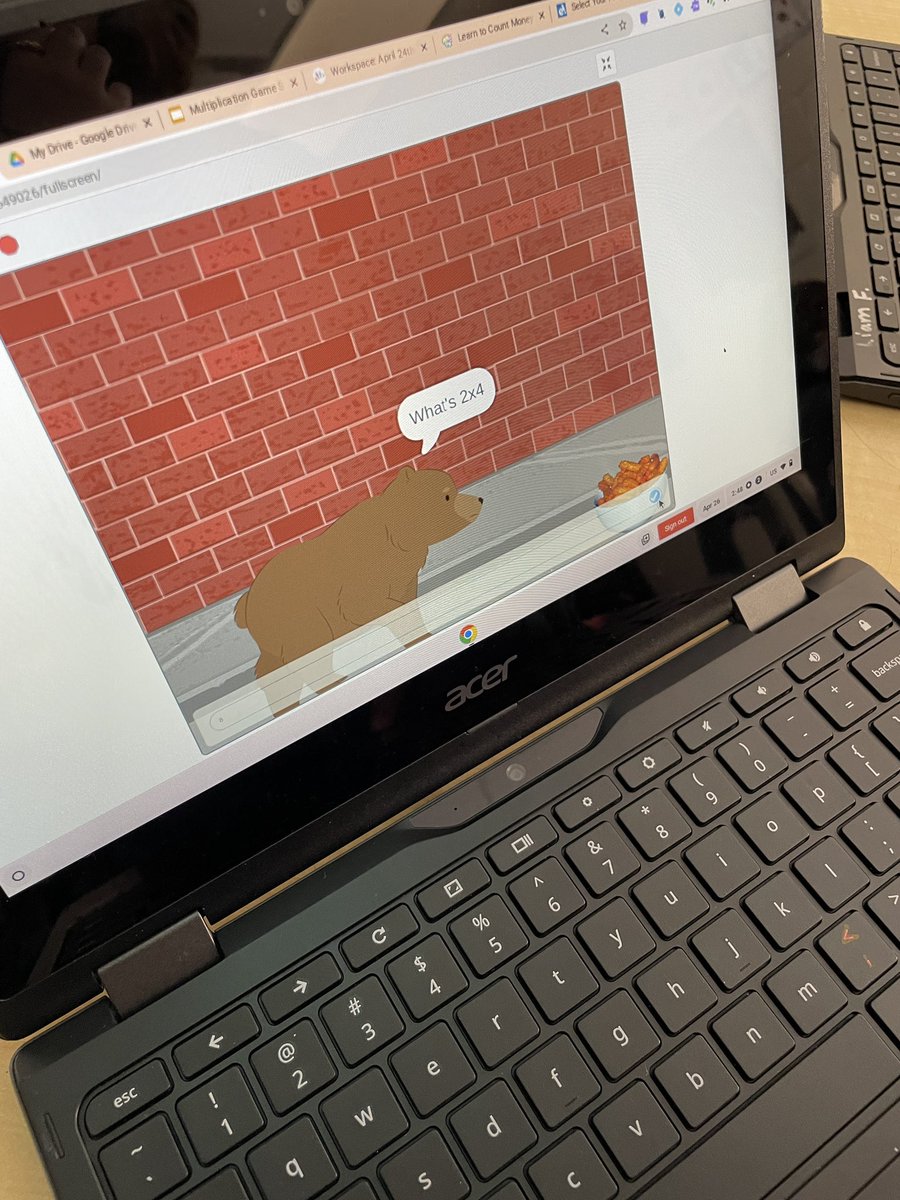 LisaAddison1's tweet image. Using @scratch @P2Moss to code Multiplication games for the Grade 3s @RedeemerOCSB ❤️Impressive! #ocsbCodes