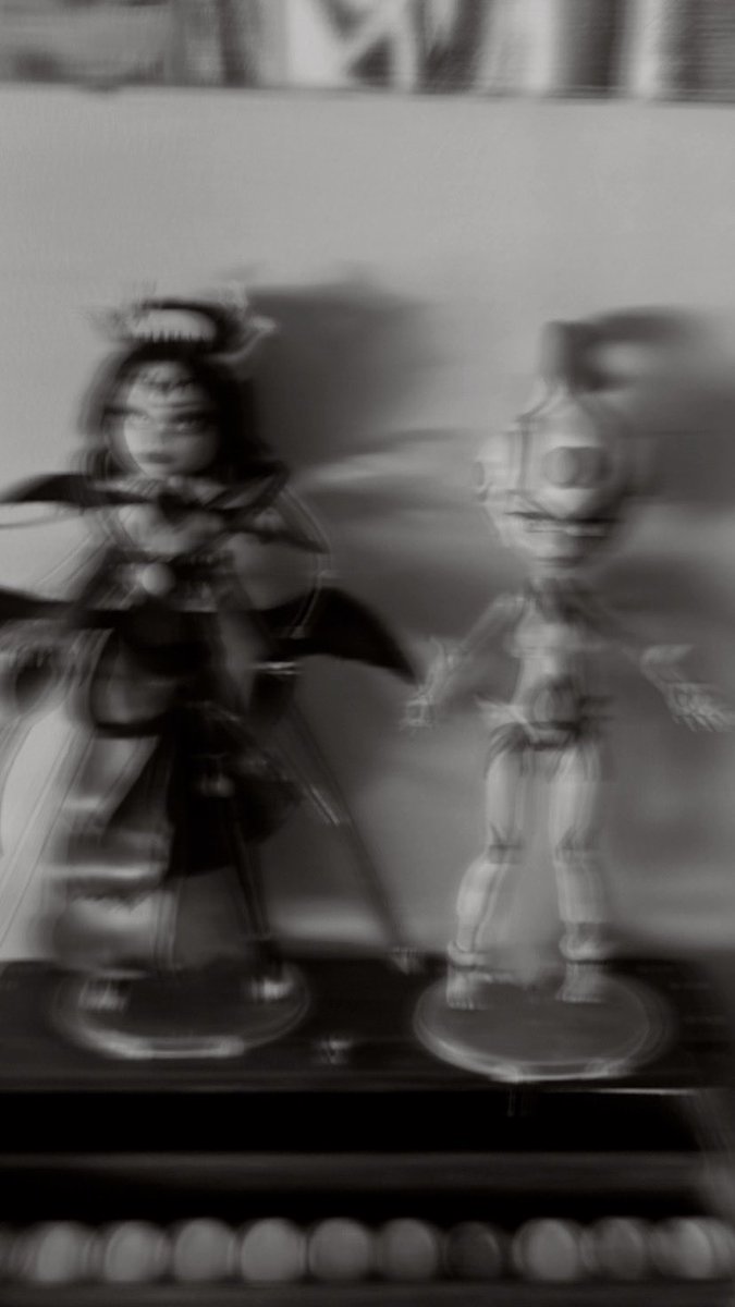 digidolls_es's tweet photo. Me vine arriba ✨ estas dos muñecas están ya acabadas 🤭 tenéis ganas de verlas? 😈 🦑 💕
#digimon #digidolls #digimonadventure #digimonfanart #custom #repaint #デジモン #ranamon #lilithmon #lanamon https://t.co/USWt5eTESJ