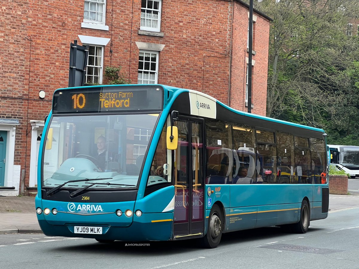 ShropBusSpotter's tweet image. Arriva Midlands Shrewsbury Optare Versa Seen Leaving Shrewsbury Bus Station This Morning On Service 10 To Sutton Farm And Telford 2984 YJ09 MLK 🚌📸