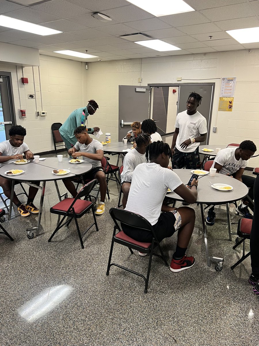 coach_IThomas's tweet photo. Big S/O to @_jazziebabe and @mjgary_ for feeding the guys this morning. Weโre excited to get the season started. @rec_douglass @FDHS_Athletics #Astrofootball https://t.co/nZtAQdfa33