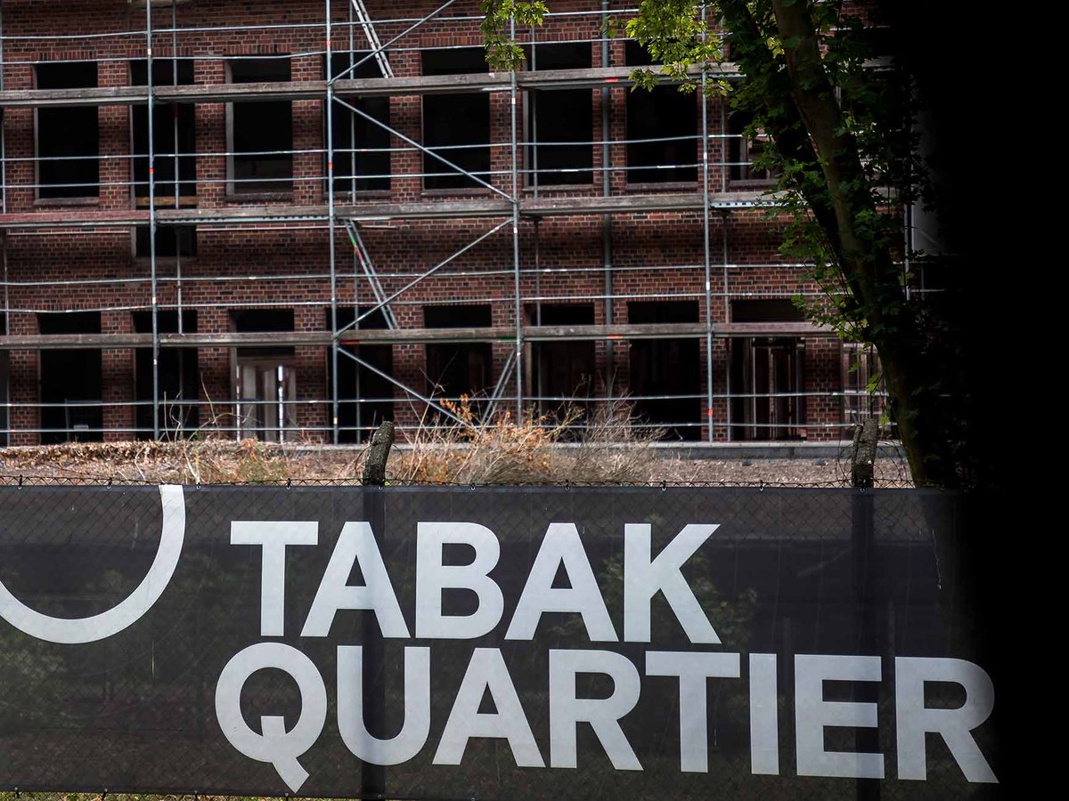 plutex's tweet image. #PLUTEX im Tabakquartier: Was passiert hinter der Fassade des neuen Tabakquartiers? Sehenswerte Fotoreportage vom Stadteilverein Pulsdorf von den Anfängen des Umbaus: pusdorf.info/index.php/allt… @HBwissenswert @HBdigitalmedia #Bremen #DataCenter
