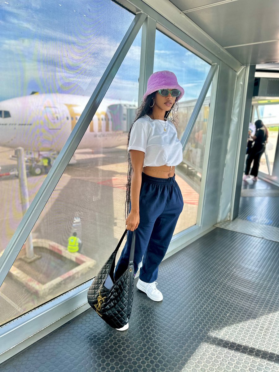 SpiceDianaUg's tweet image. ✈️ Abudhabi 29th , dubai 30th this weekend am with you . Grab the last tickets . It’s party time #simpleman out