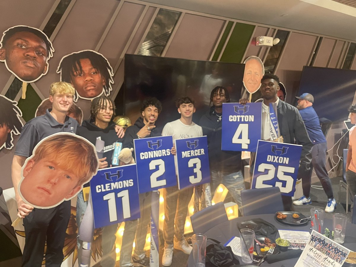 Had a great time last night celebrating our 2022-2023 varsity team &amp; our special group of SENIORS‼️

A big thank you to everyone that made this season and last night a SUCCESS‼️
#WorkTogetherWinTogether
#HPND
<a href="/Hebron_HS/">Hebron High School</a> <a href="/LISDsports/">Lewisville ISD Athletics</a>
