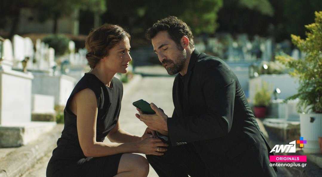 athn_1's tweet photo. Κιμωνακο 😍🥰
Όλο γυρίσματα σε νεκροταφεία κάνει αυτός ο άνθρωπος 😂
#kimonaskouris #zwh #Pagidevmenoi https://t.co/e5ODJstt6t