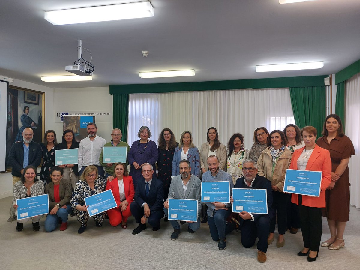 Mañá moi especial a de hoxe xunto cos 8 centros educativos de #Galicia que foron recoñecidos na última convocatoria de Centros Referentes en Educación en Dereitos de #Infancia de  <a href="/UNICEF_EDU/">UNICEF Educación</a>. Parabéns polo voso traballo!! #EducaDereitos