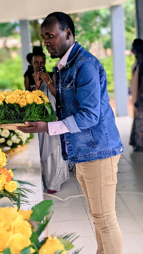 JustinNsengima's tweet photo. Tujye kubasura tubazaniye #Indabo muzakire bavandimwe babyeyi i #MUSHA @GisagaraDistr Mukomere Twibuke Twiyubaka @KwibukaRwanda #Kwibuka29 https://t.co/QzLUGQ1iTI