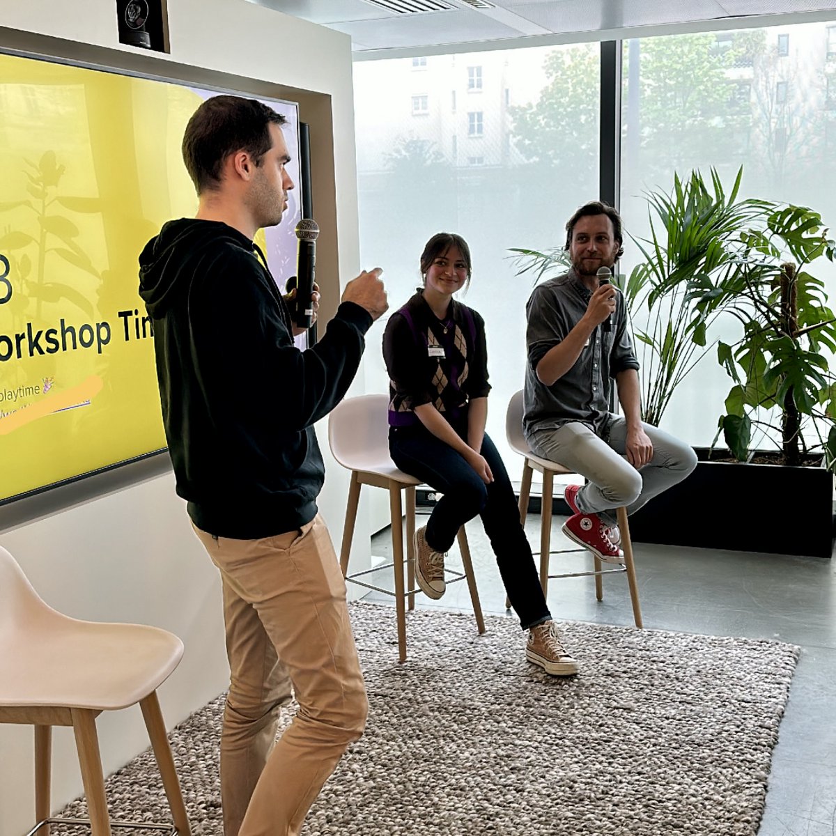Flat_Pixel's tweet photo. Delighted to have the opportunity to share our expertise on #augmentedreality with other creators and developers

We had a wonderful time meeting everyone

Thanks @OscarFalmer for the invitation 🙏

#handtracking #lensstudio #arstudio #spectacles #SLNPartners https://t.co/iwBUjRhBOr