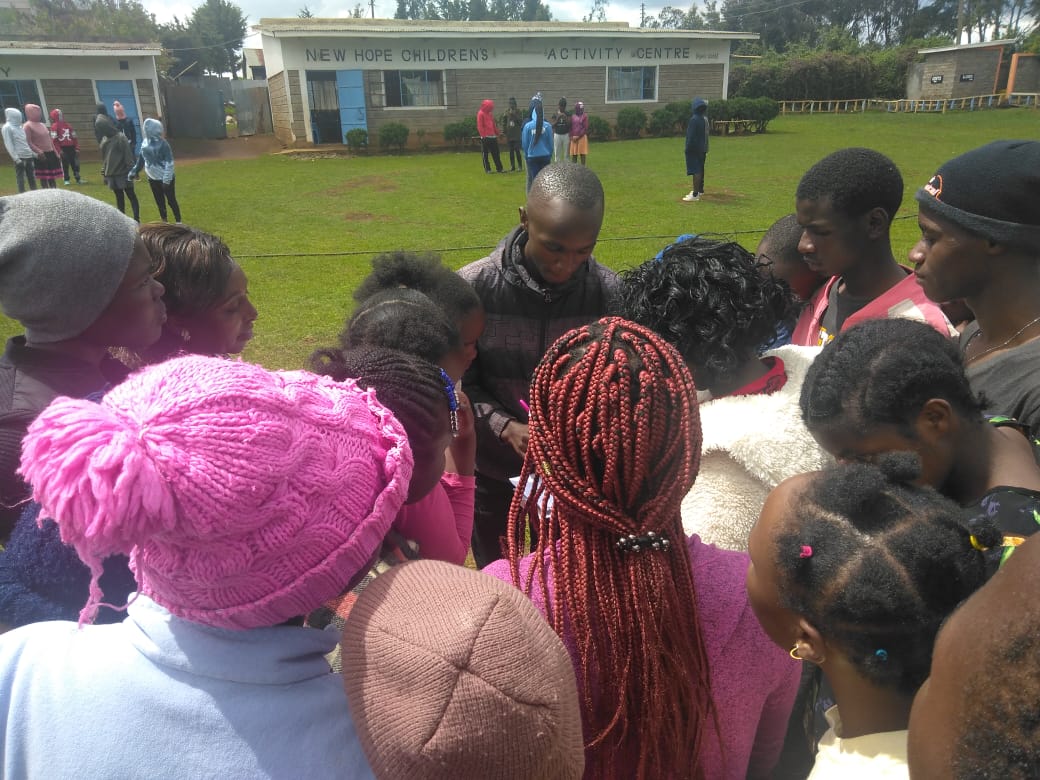 Hand in Hand tweet media