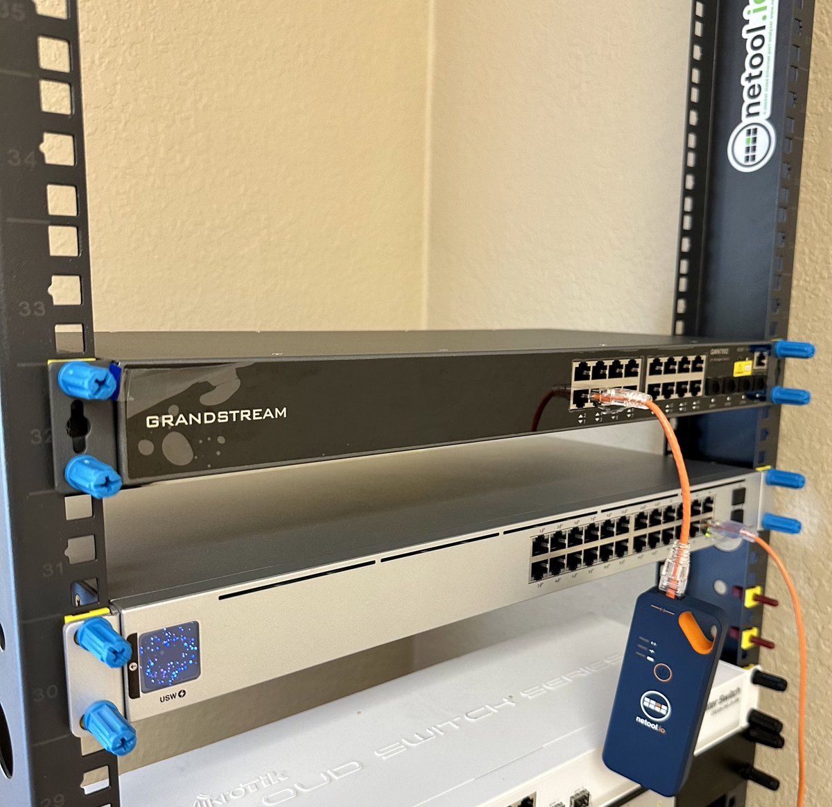 netool_io's tweet image. Hi there @GrandstreamNet GS-GWN7802, welcome to the lab. #networklab #grandstream