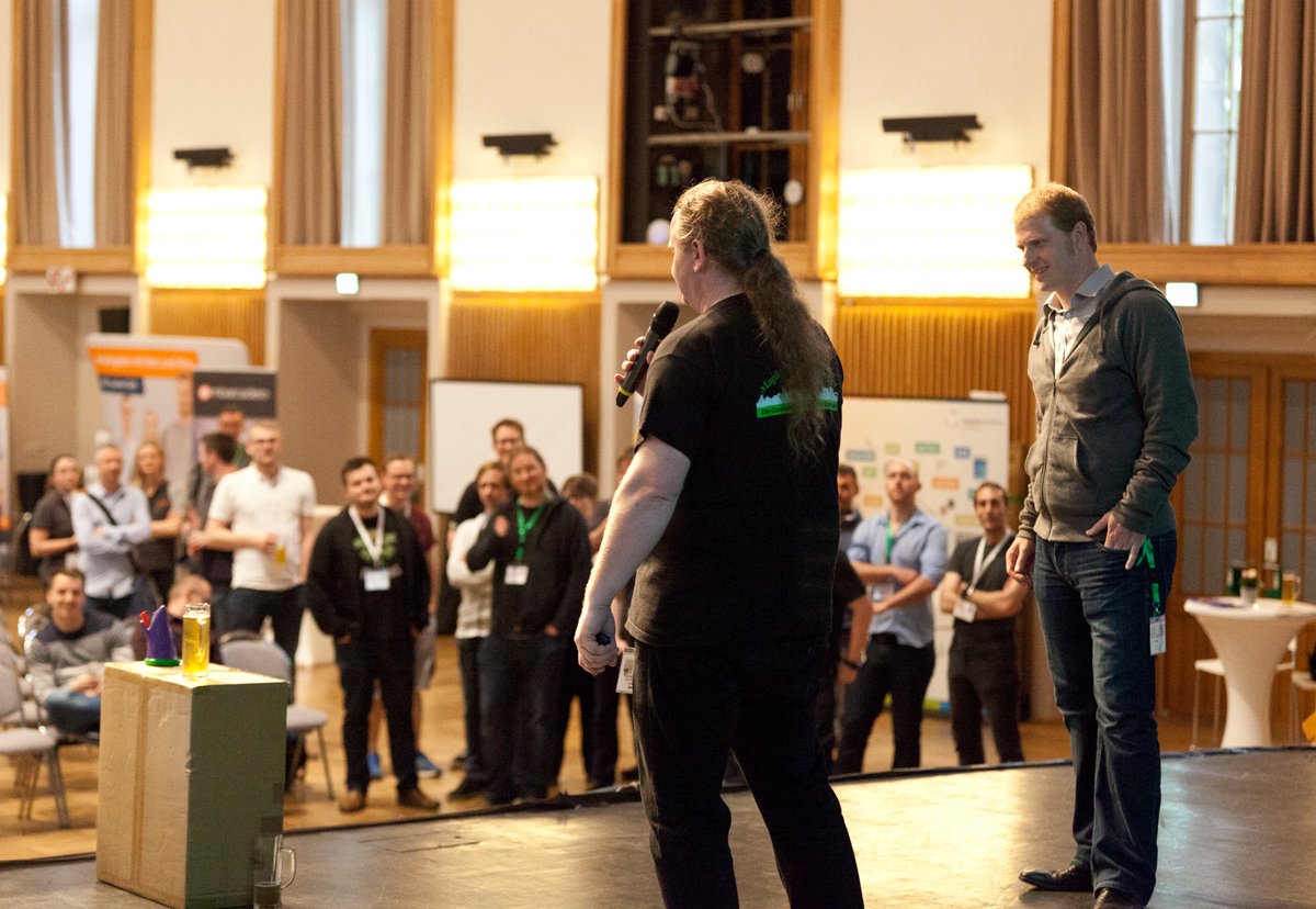 So, die letzten Stunden des Ticketverkaufs laufen für die #mddevdays. Wer noch kein Ticket hat klickt hier md-devdays.de/ticket-overview
Ansonsten kann ich sagen IHR macht es wirklich spannend. Wir sind kurz davor unsere größte  Veranstaltung von 2019 zu toppen. Wir freuen uns riesig!