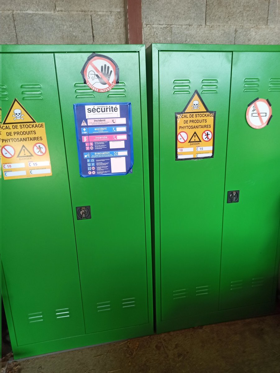 cedricows's tweet photo. Installation des nouvelles armoires #phytos, indispensable et obligatoire pour la #sécurité #reglementation #protectiondescultures #FrAgTw https://t.co/01K40T0gAh