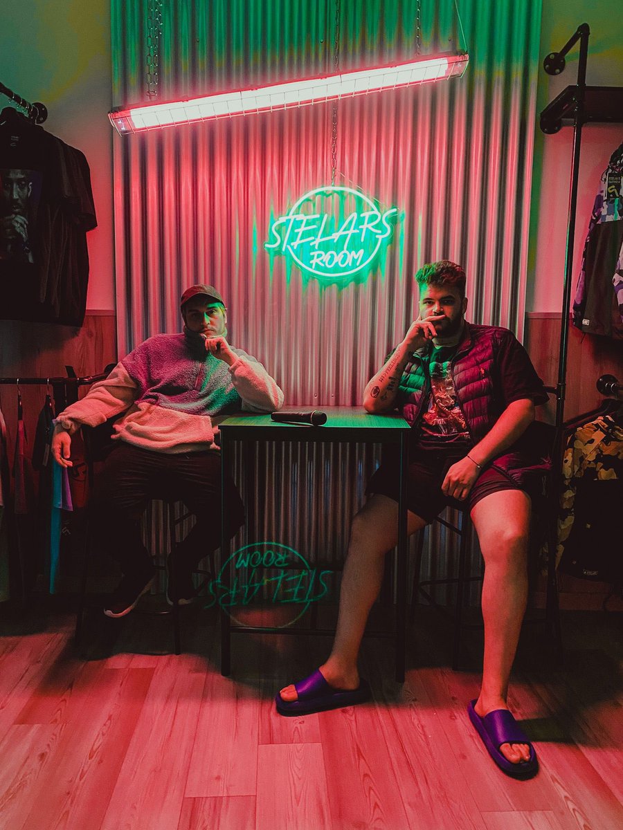 Este domingo comenzamos con un proyecto que llevamos mucho tiempo trabajando. Presentaremos junto a <a href="/guanyar/"></a> un nuevo programa <a href="/stelarsroom/">Stelars Room</a>
En el que tendremos sorpresas, invitados, y mas.

Pronto anunciamos el primer invitado.
Este domingo en YT.