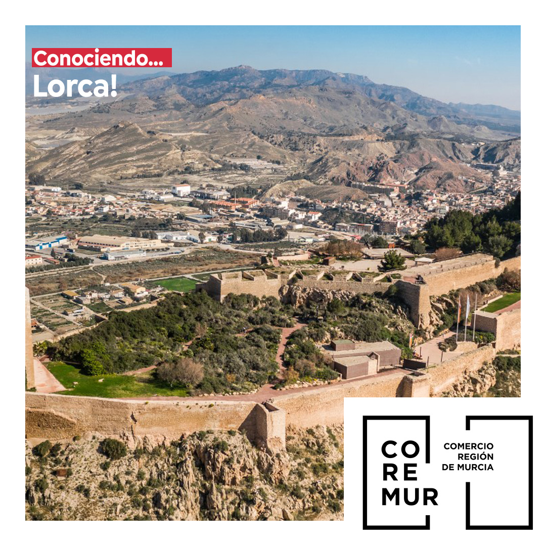 Disfruta de la historia y del patrimonio cultural de Lorca.

¡Si todavía no has visitado esta ciudad es tu oportunidad! Lorca fue fundada por los romanos en el siglo III a.C. y cuenta con un rico patrimonio. Podrás descubrir su castillo medieval y la Feria de Septiembre.