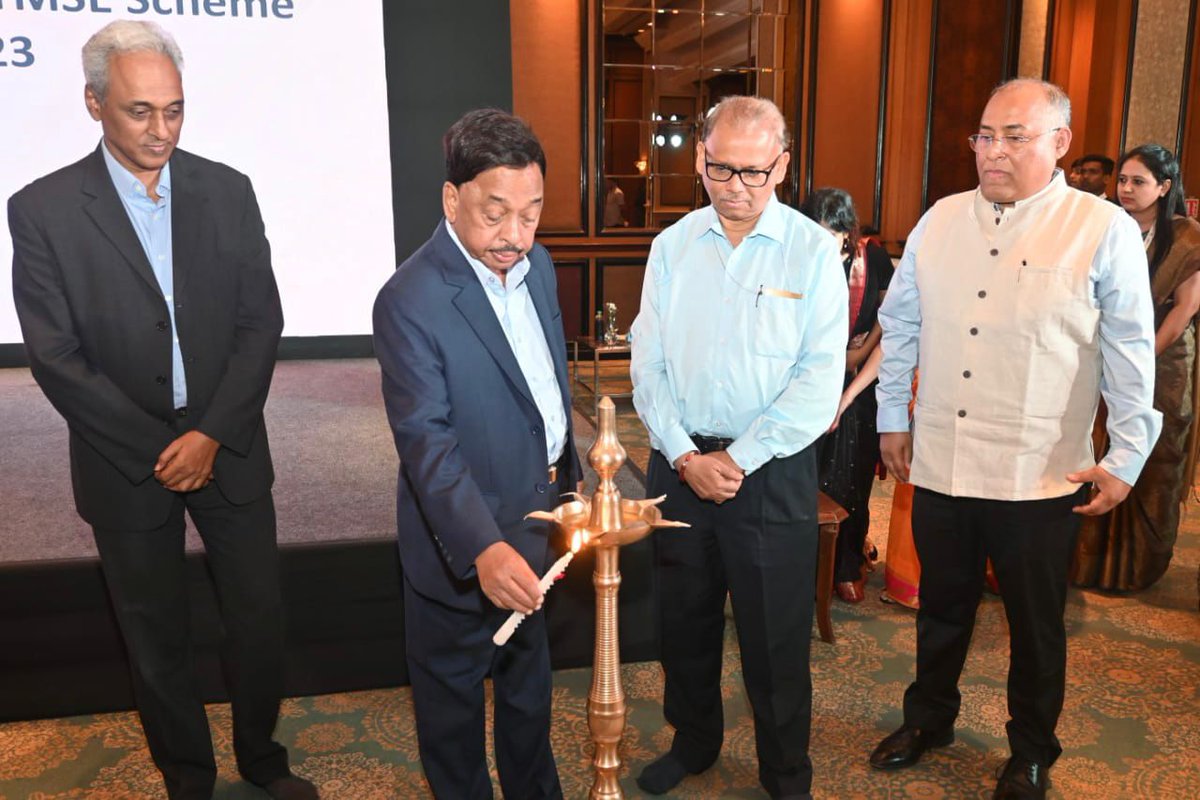 MeNarayanRane's tweet photo. Launched the revamped #CGTMSE scheme. 
I congratulate team @CGTMSEOfficial for crossing milestone of providing credit guarantees worth ₹ 1 Lakh Cr for fiscal year 2022-23.  
Your contribution is crucial for boosting micro &amp; small businesses for the economic growth of our nation. https://t.co/zmnxKTrb4C