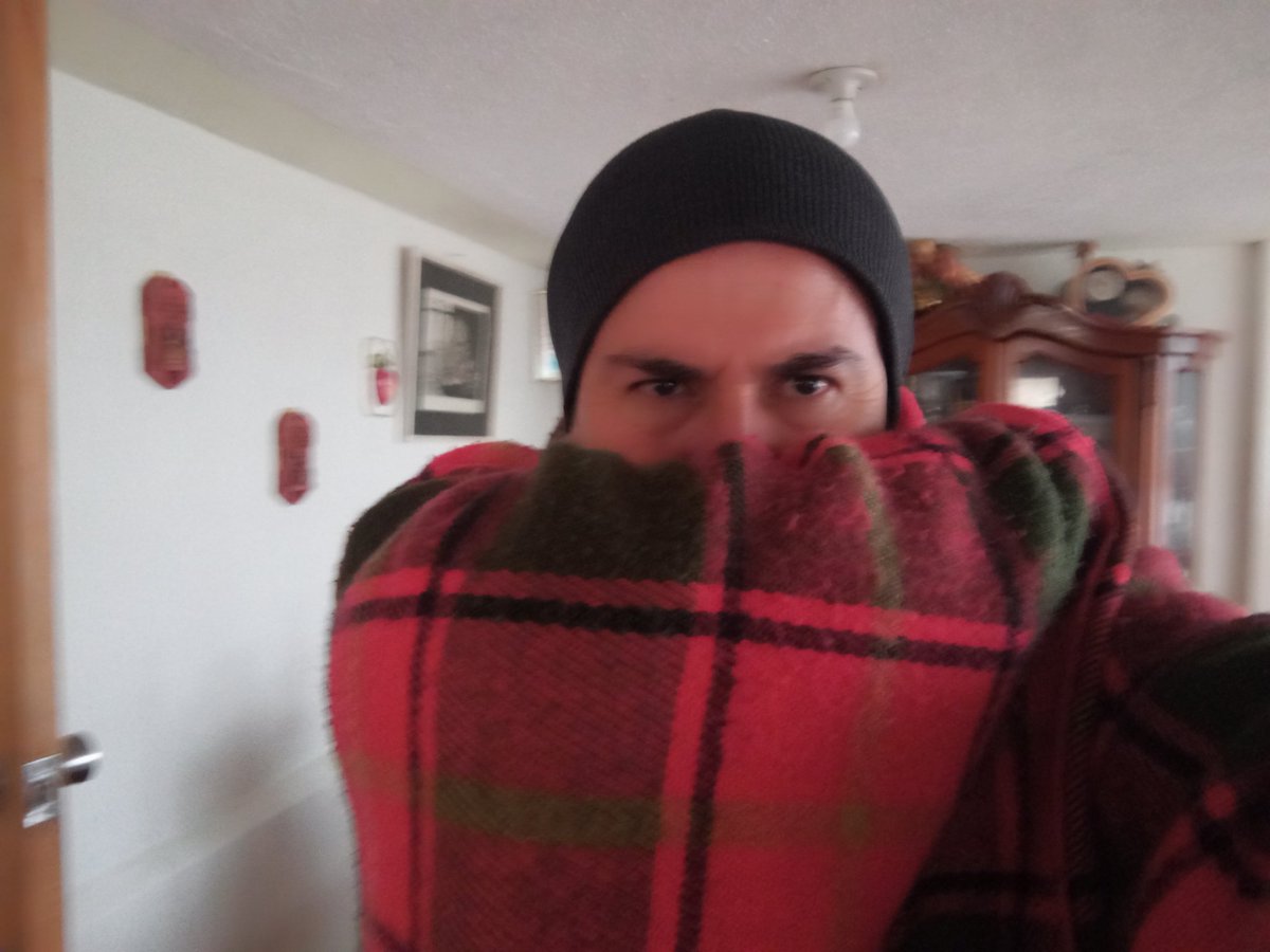 Belett0's tweet photo. Estoy listo para el frío, vente para acá, no mentira, una amiga me dice #Mashca con frío no es mashca jejeje, manden calorcitooo https://t.co/6TIi9epfqS