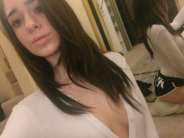 Bored and horny 🍆🍑