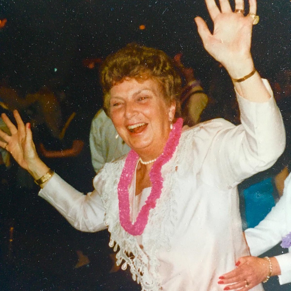 RobFromMonroe's tweet image. Mom would be 90 today if she hadn’t left us 6 yrs ago.
With Dad still around, her memory is so clear, I find myself smiling all the time. 
So, raise a glass to the funniest person in the room &amp;amp; the person who enjoyed life just a little bit more than everyone else.
HBD Mom! 🎉