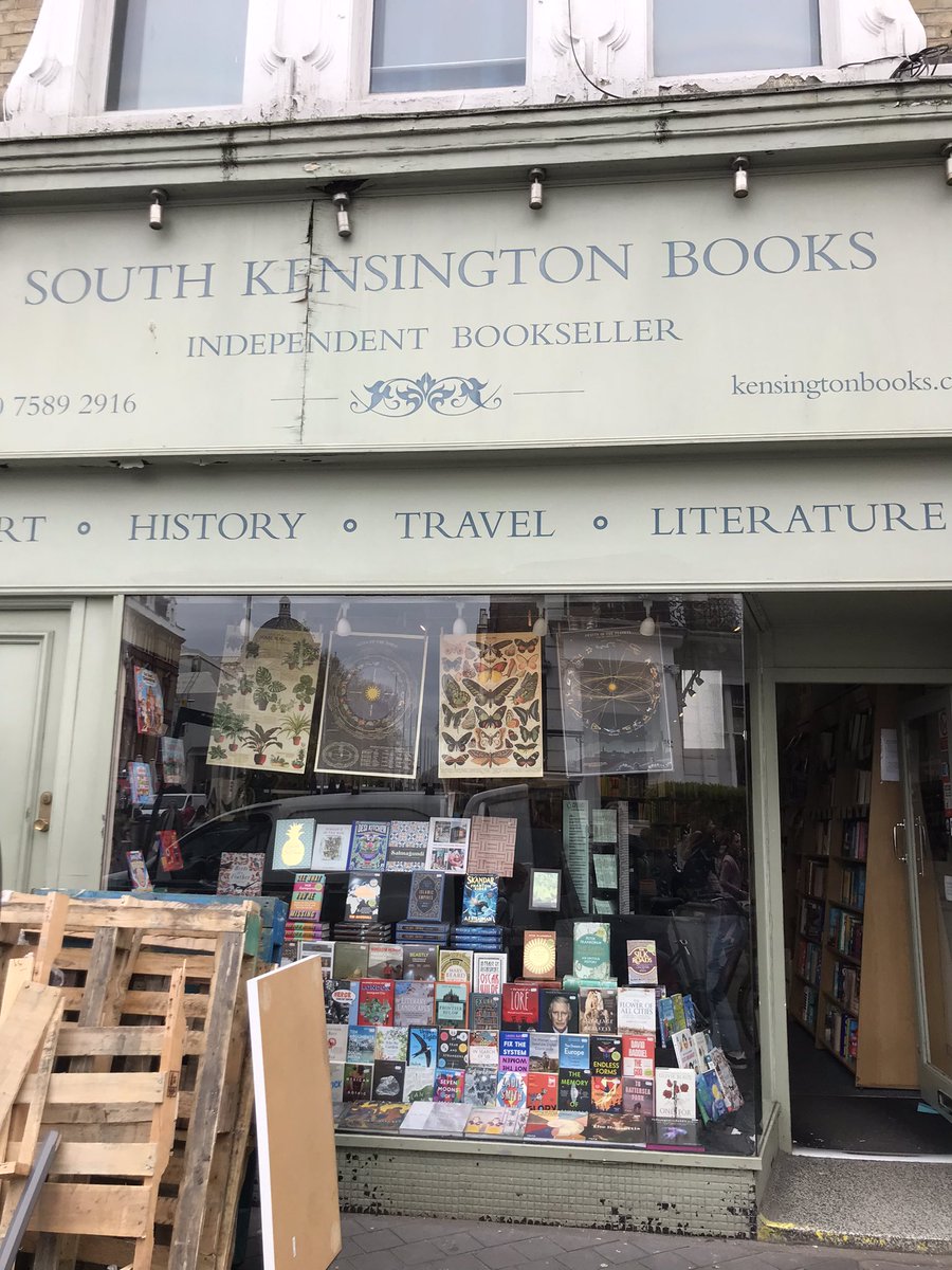 WaspWoman's tweet image. Searching for your own book in bookshops is like #geocaching for insecure authors🤣

Today’s find is #EndlessForms in the window of @SouthKenBooks! Multiple signed copies now inside this gorgeous #indiebookshop! 

@WmCollinsBooks @ArabellaPike @zcosini @UCLLifeSciences #wasplove