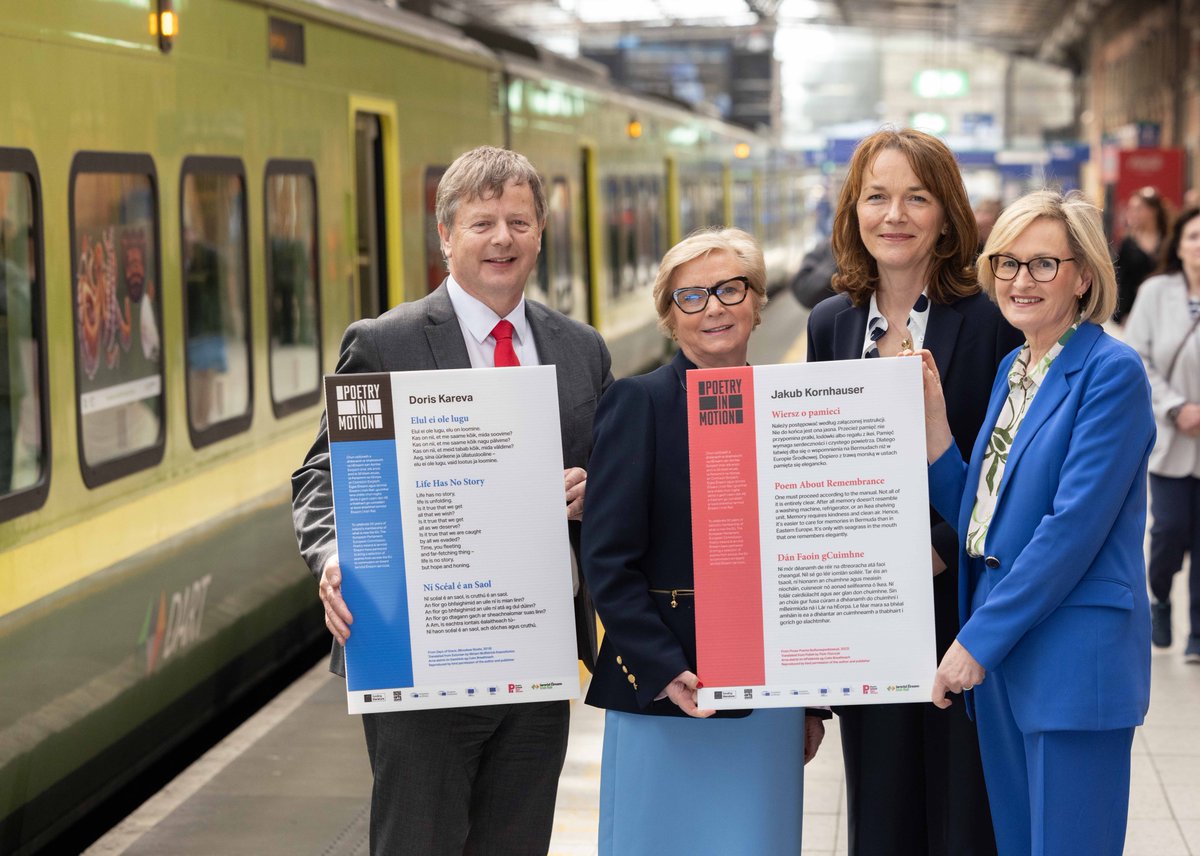 poetryireland's tweet photo. Another fantastic initiative on #PoetryDayIRL! Celebrating 50 years of EU Membership the European Parliament in collaboration with the European Commission, Poetry Ireland and Iarnród Éireann have launched a new initiative titled ‘Poetry in Motion’.

https://t.co/5ljXLdUPgi https://t.co/B0ZYV5zDBA