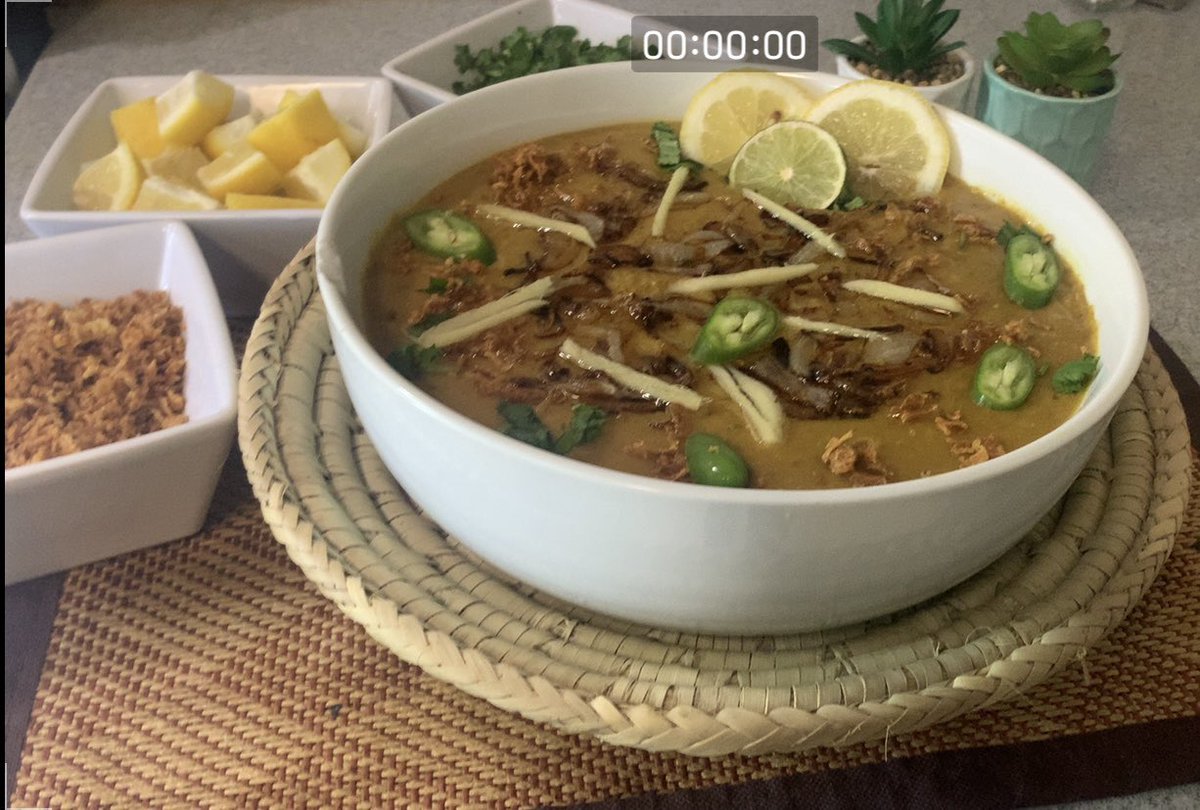 BBkitchen1's tweet photo. #haleemrecipe
#daleemrecipe 
#beefhaleem 
#haleemlovers 
For full recipe pls follow the link below 👇 https://t.co/pOpIn5SPBY https://t.co/umU7zAh9bU