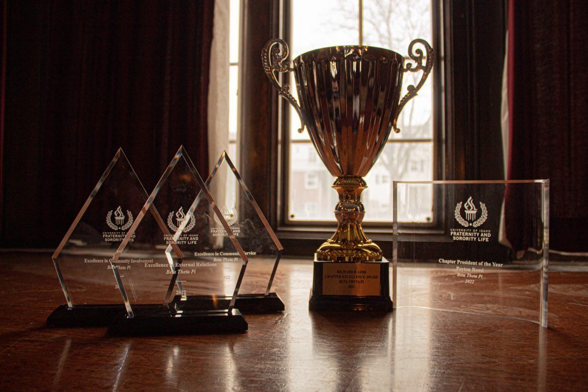 BetaThetaPi's tweet photo. The Idaho chapter put in hard work this year to be at the top! Strong efforts in external relations, involvement and service resulted in being named fraternity of the year. And, Peyton Rossi '23, was honored as chapter president of the year for his leadership. #menofprinciple https://t.co/SDy5UG5q9I