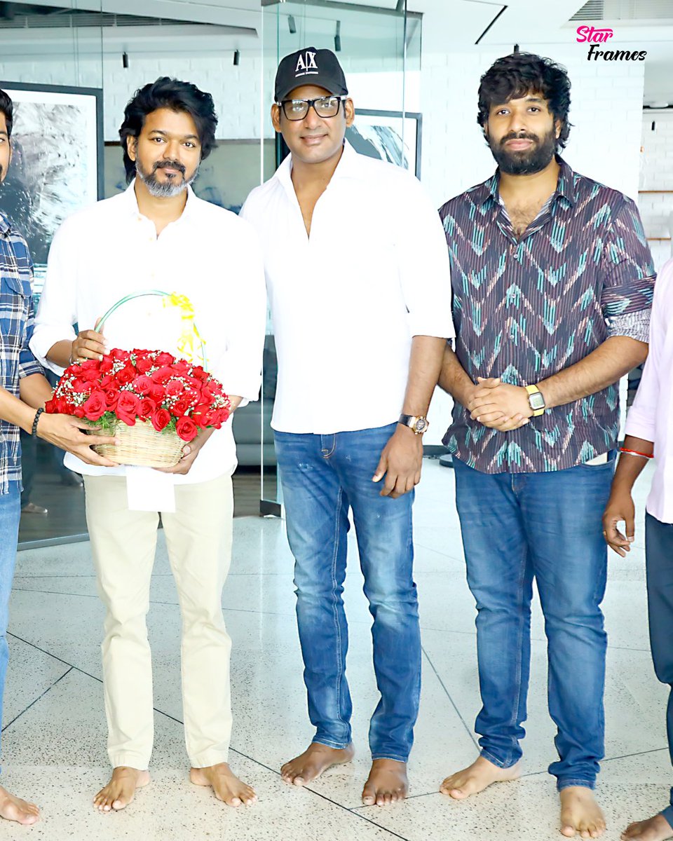 #markantory team meets #ThalapathyVijay with #actorvishal
@actorvijay