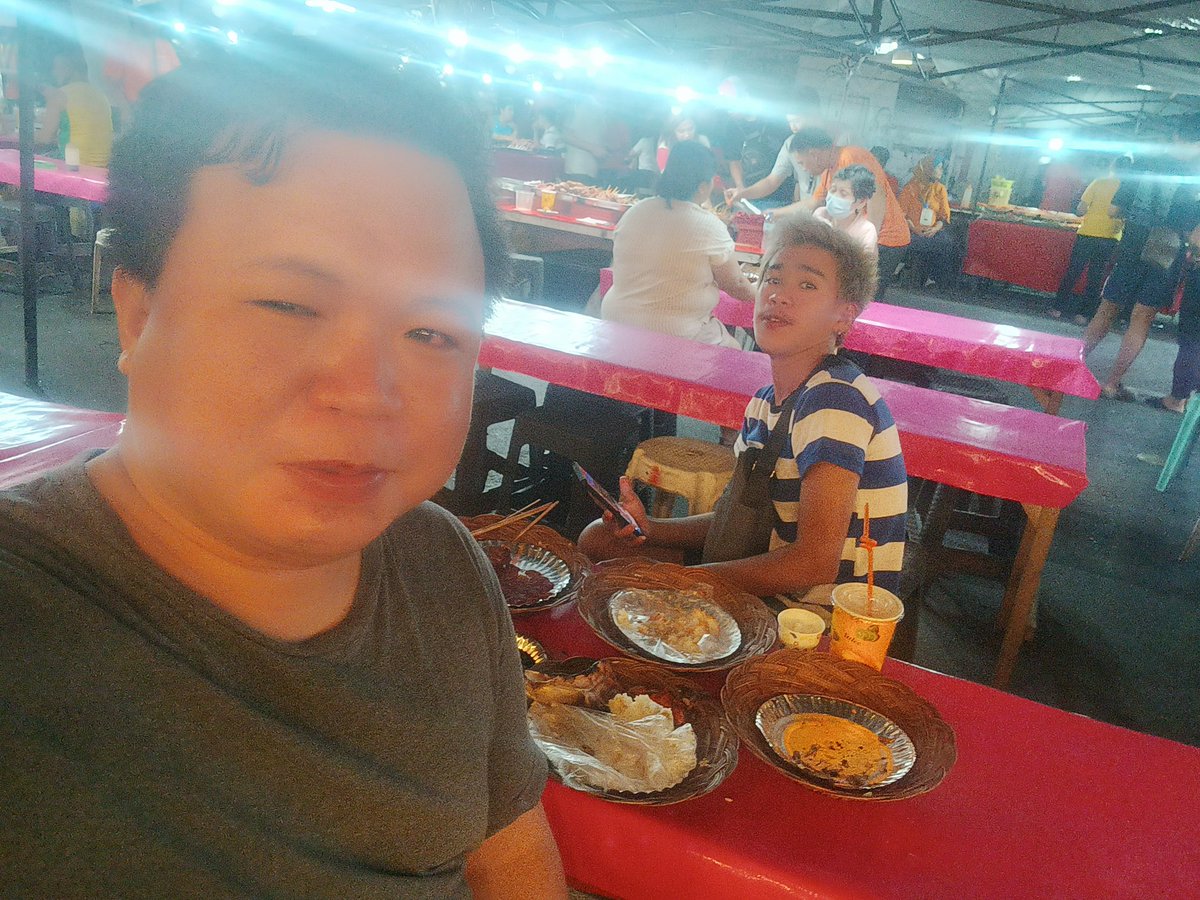 MemboyC's tweet image. ATM @ ROXAS night market. Together with my Besties na gituring na nakong Igsoon. Prince Cj