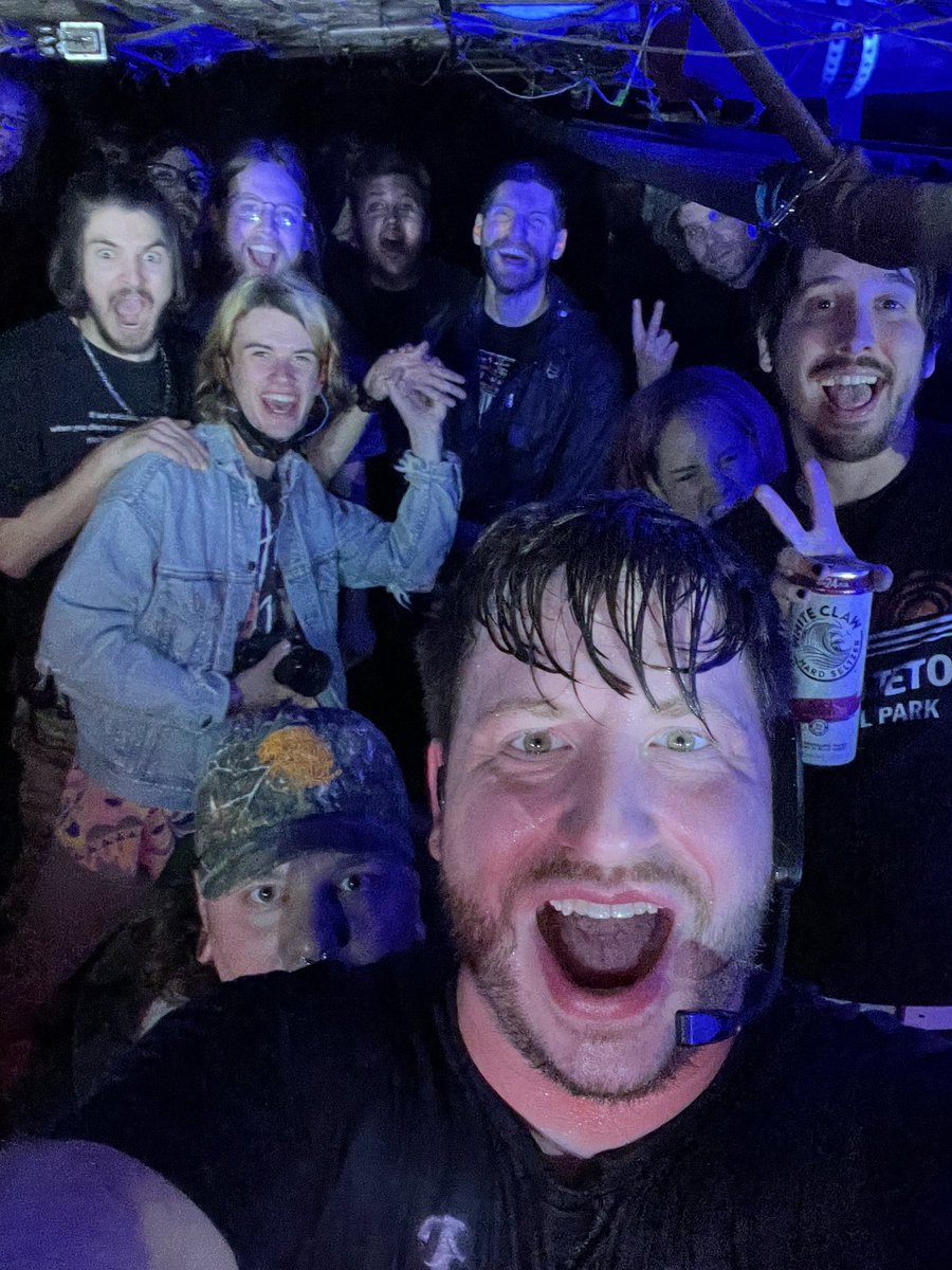 TheSoundThatEnd's tweet photo. Day 35!
Last night in Philly was great!
Met up with the zombie man himself, @ZOMBIESHARK_ !
Jeff Lyszczarz came through too!

Tonight I’m in Glassboro, NJ at The Grotto with:
@silithystNJ 
ZOMBIESHARK!
@sunburnernj 
Eric Raven https://t.co/6KKBd5gSpm