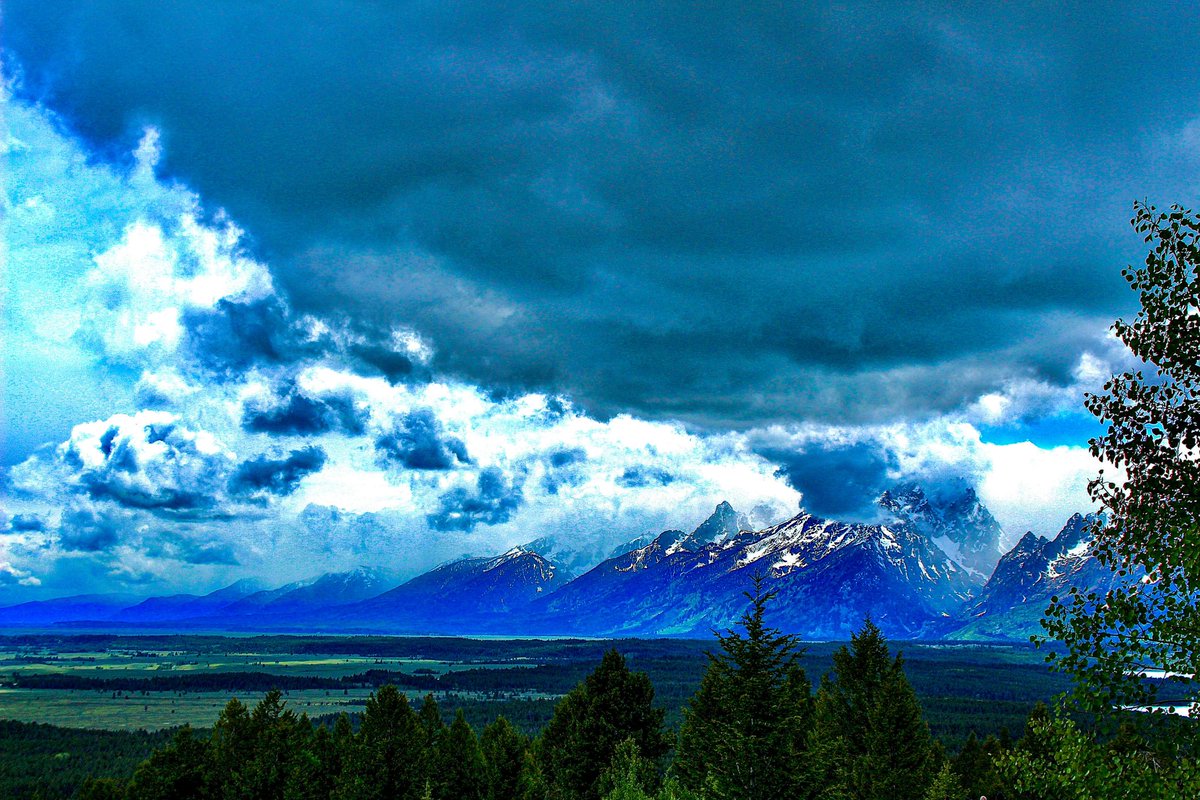 MichaelMar54's tweet photo. It’s National Park Week 2023, here are a couple of photos from Grand Tetons National Park #grandtetons #grandtetonnationalpark #grandteton #mountains #lake #nationalpark #usinterior #michaelmar54photography #mtmoran #naturephotography #nature #naturelover #naturelovers #outdoors #outdoorphotography #bluesky #sunny #naturephoto #naturephotographer #clouds #whatawonderfulworld #art #photography #artist #photo #photographer #artphotography #artphoto #photoshoot #photoart