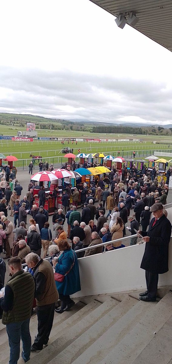 Joe Seward on Twitter "Huge crowd again on Day 3 punchestownrace as
