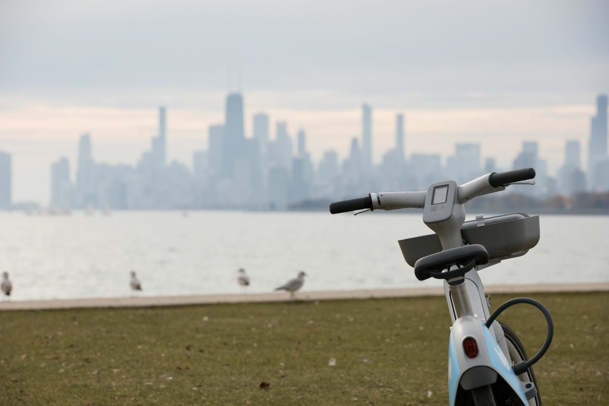 Take on the hills, pedal through the rough patches, and let the wind carry you to new heights. 🚲 💙

#Divvy #DivvyBikes #BikeCHI #Chicago