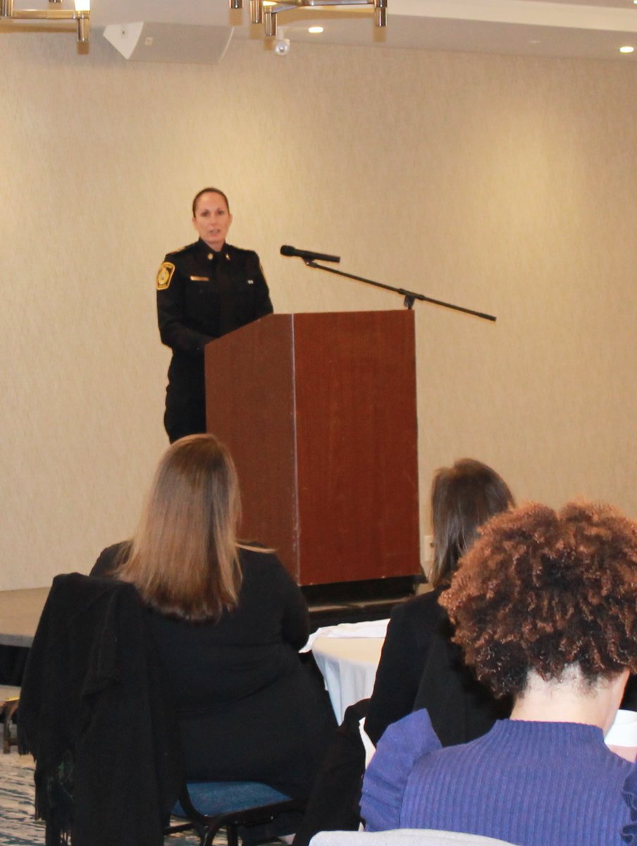 SarLamChamber's tweet photo. Amazing Chamber Women in Business event this morning! We are so grateful to have had Deputy Police Chief Julie Craddock there this morning to share her journey. Such a lovely, authentic community leader!
#BetheChange #FindYourTable #GetUncomfortable @sarniapoliceservice https://t.co/6Y0Ltx6dq8